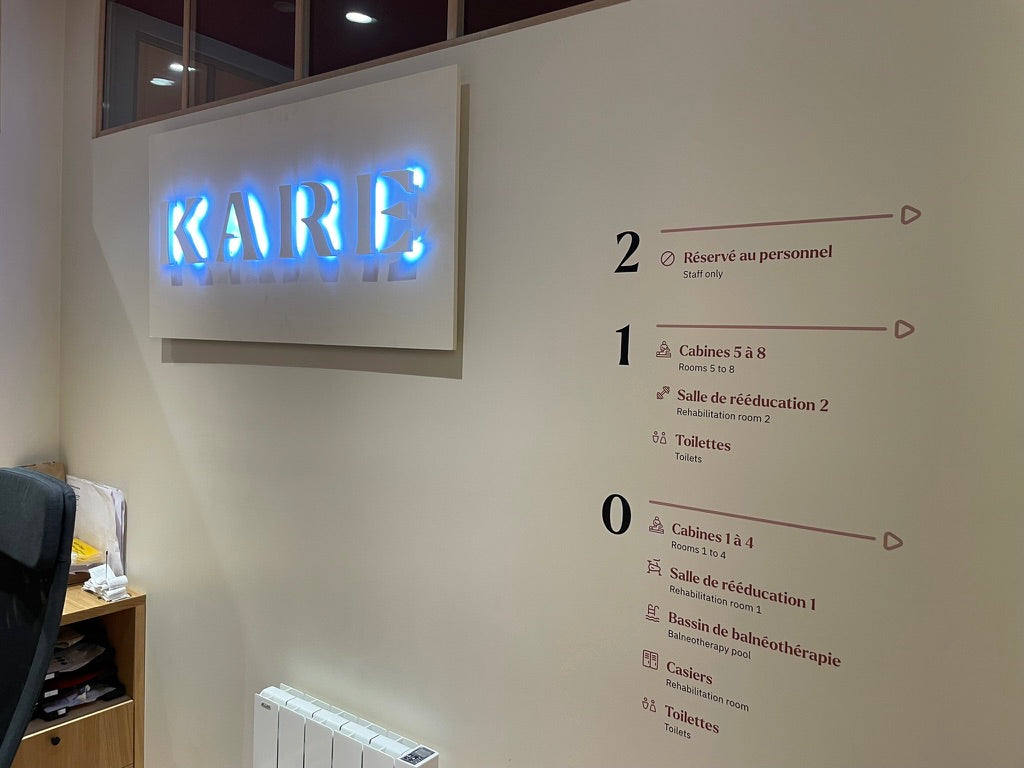 Signalétique haut de gamme pour KARE : Centre de kinésithérapie à Paris